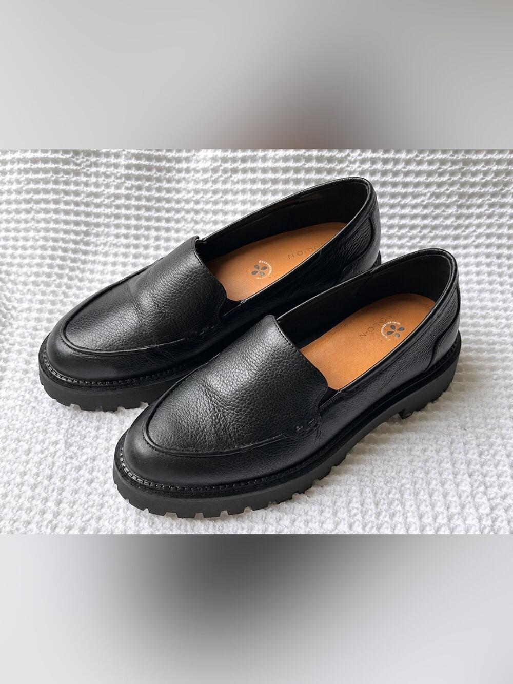 Caslon Black Leather Lug Sole Loafers Women’s Size 7.5 Waterproof Slip-On Chunky